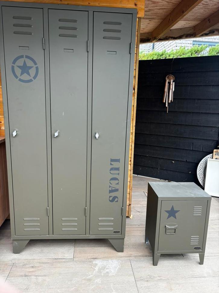 Stoere metalen lockerkast met 3 deuren + nachtkastje, Huis en Inrichting, Kasten | Lockerkasten, Zo goed als nieuw, Ophalen