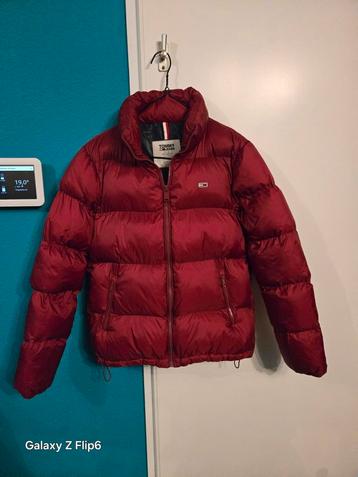 Tommy Hilfiger winterjas beschikbaar voor biedingen