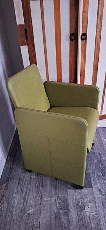 STOELEN beschikbaar voor biedingen