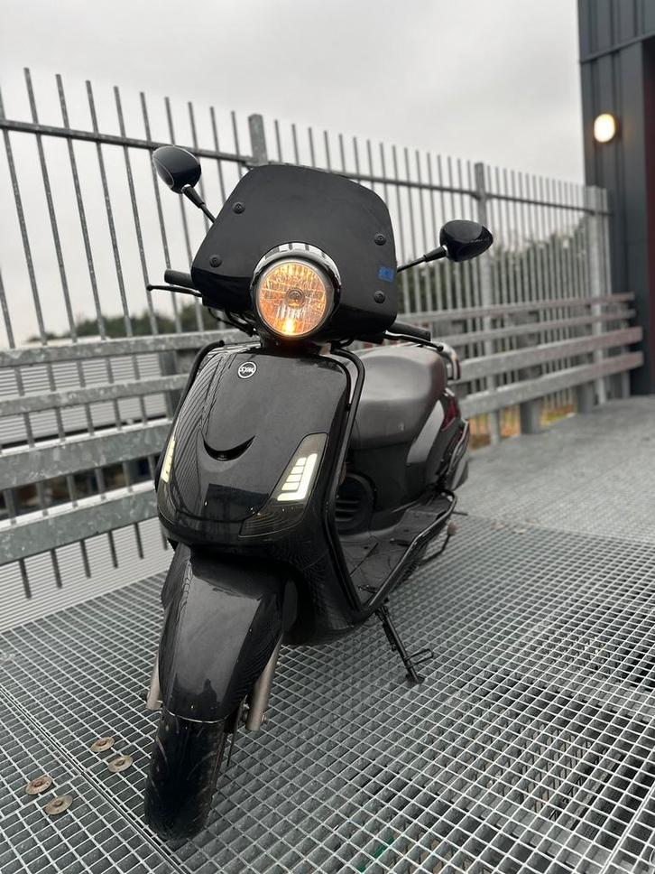 Sym fiddle 2, 2018 full option, Fietsen en Brommers, Scooters | SYM, Zo goed als nieuw, Fiddle, Benzine, Ophalen