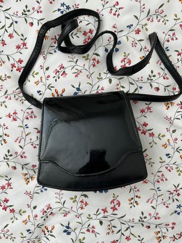 Tas schoudertas zwart lak nieuw beschikbaar voor biedingen