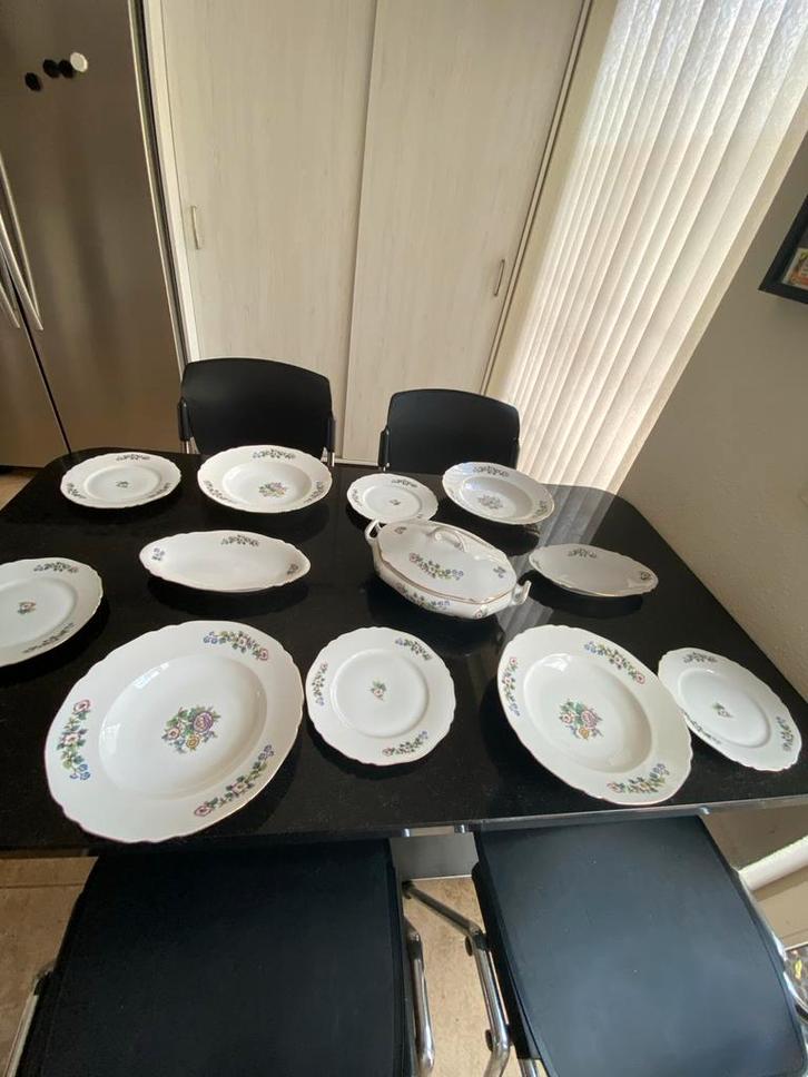 Vintage Servies met Bloemenmotief, Huis en Inrichting, Keuken | Servies, Gebruikt, Bord(en), Overige stijlen, Porselein, Ophalen of Verzenden