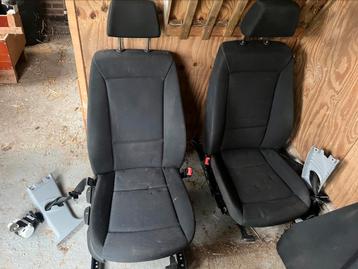 BMW 1 Serie E87 Voorstoelen + Achterbank –Compleet interieur beschikbaar voor biedingen