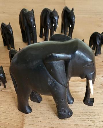 13 Houten gesneden Olifantjes Congo Afrika 1960-1970 beschikbaar voor biedingen