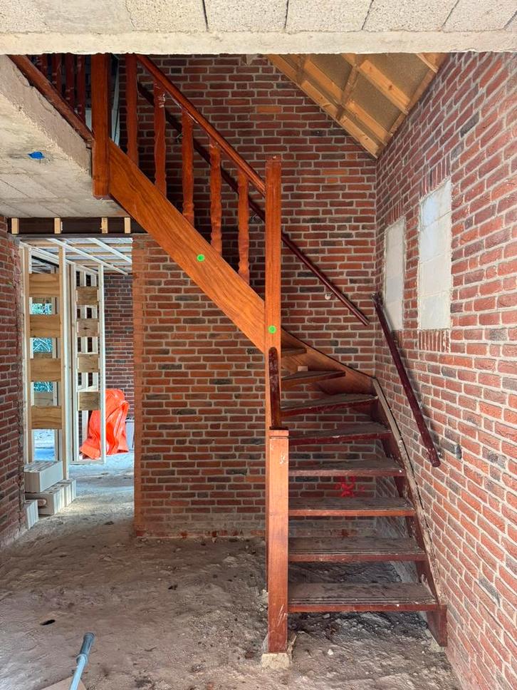 Gebruikte maranti houten trap, Doe-het-zelf en Verbouw, Ladders en Trappen, Gebruikt, 2 tot 4 meter, Ophalen