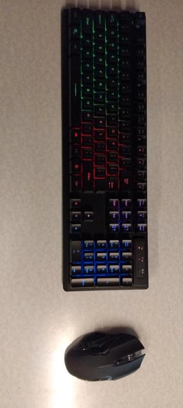 Gaming toetsenbord met muis draadloos beschikbaar voor biedingen