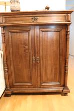 Antieke meidenkast, Ophalen