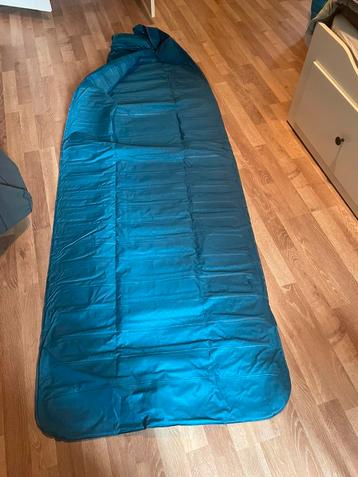 Quecha trekking luchtbed met ingebouwd pompje beschikbaar voor biedingen