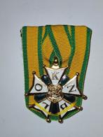 Vierdaagse medaille 10 maal gelopen, militair opgemaakt, Verzamelen, Militaria | Algemeen, Ophalen of Verzenden, Landmacht, Nederland