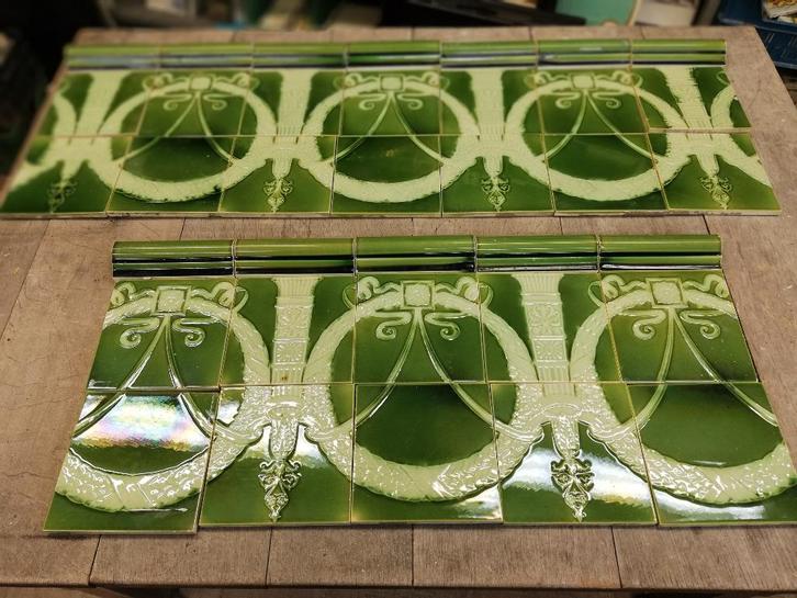 Unieke art nouveau tegels, tegeltableau 210 cm x 36 cm groen, Antiek en Kunst, Antiek | Wandborden en Tegels, Ophalen