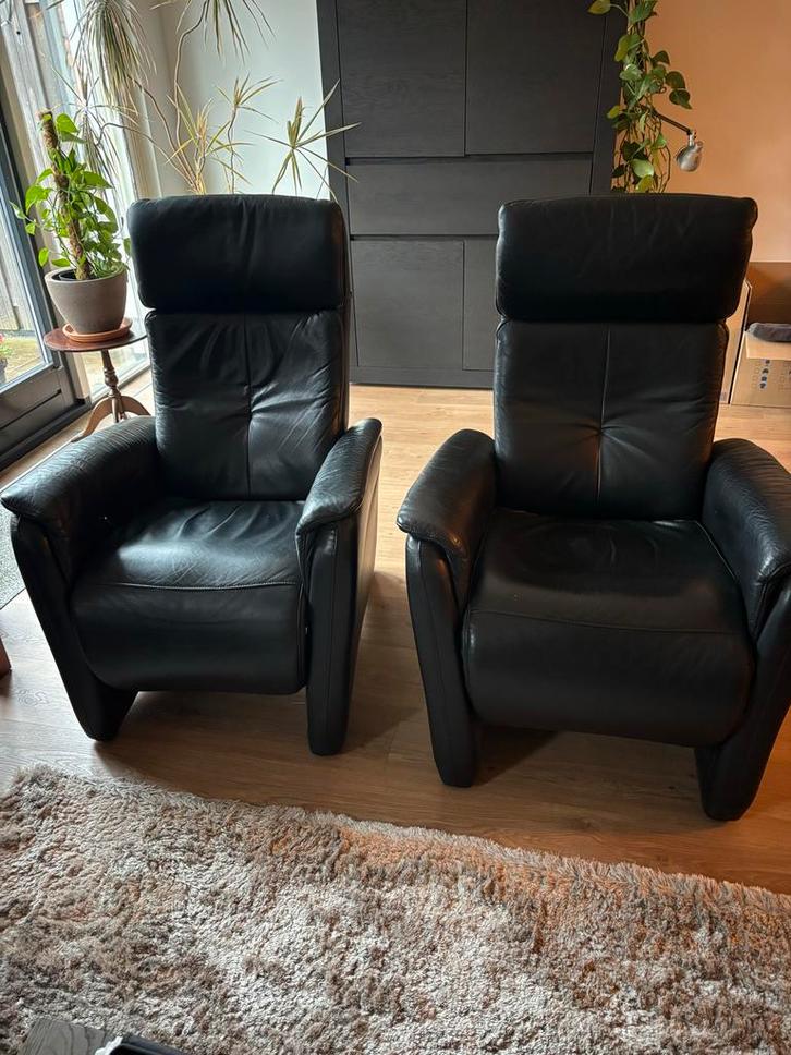2x Hukla Relaxfauteuil Zwart Leder - Handbediend, Huis en Inrichting, Fauteuils, Gebruikt, Leer, 75 tot 100 cm, Ophalen