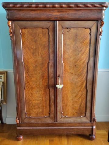 Biedermeier kast beschikbaar voor biedingen