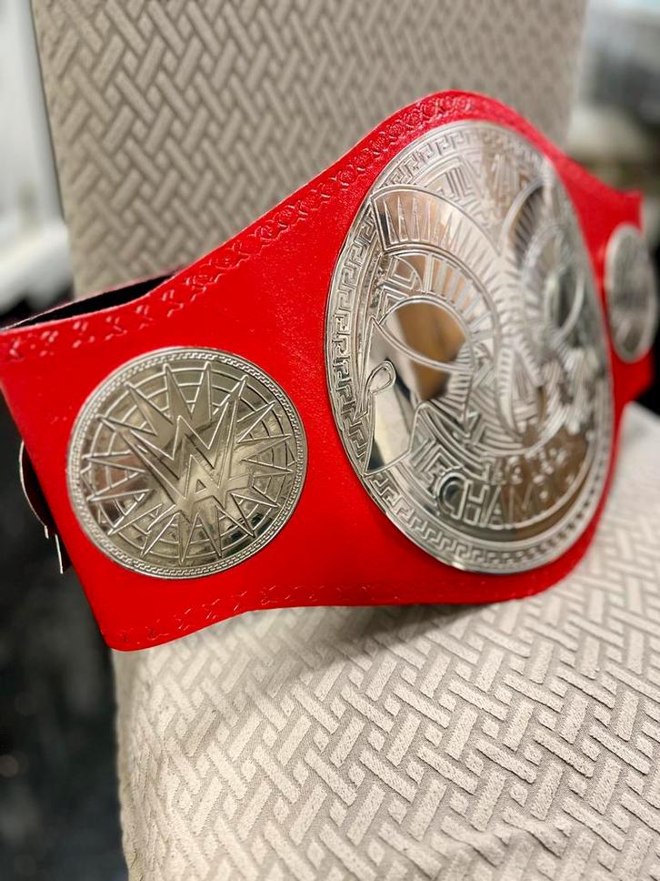 WWE Raw Tag Team Championship Belt Rood Adult Size, Sport en Fitness, Vechtsporten en Zelfverdediging, Nieuw, Overige, Vechtsportmateriaal