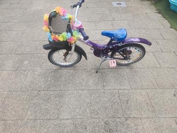 Leuk kinderfietsje 16 inch "butterfly" met mandje  beschikbaar voor biedingen