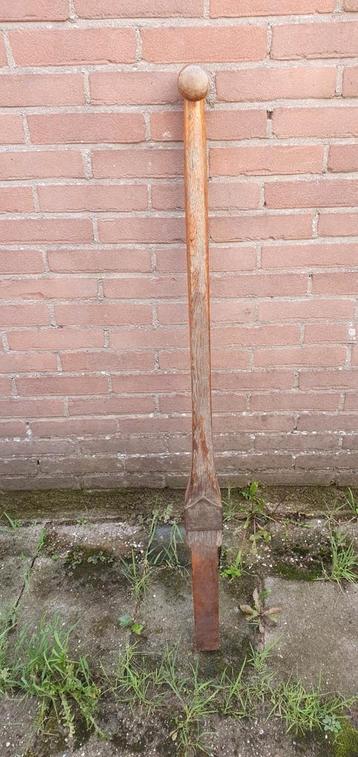 Helmstok beschikbaar voor biedingen