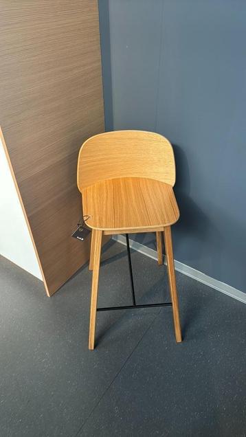 Barkruk, showroommodel  beschikbaar voor biedingen