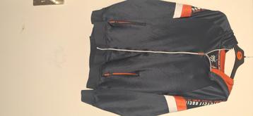 We trainingsjasje beschikbaar voor biedingen