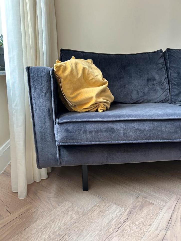 Nous living verona 4-zits bank Grijs, Huis en Inrichting, Banken | Sofa's en Chaises Longues, Zo goed als nieuw, 200 tot 250 cm
