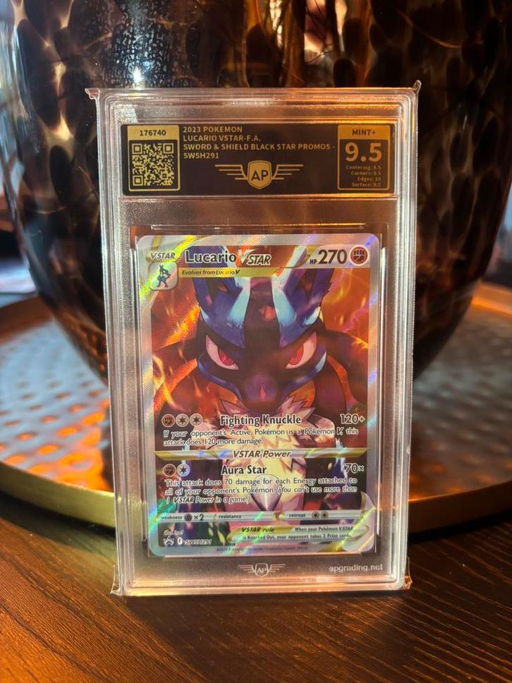 Lucario vstar swsh291, Hobby en Vrije tijd, Verzamelkaartspellen | Pokémon, Zo goed als nieuw, Losse kaart, Ophalen of Verzenden