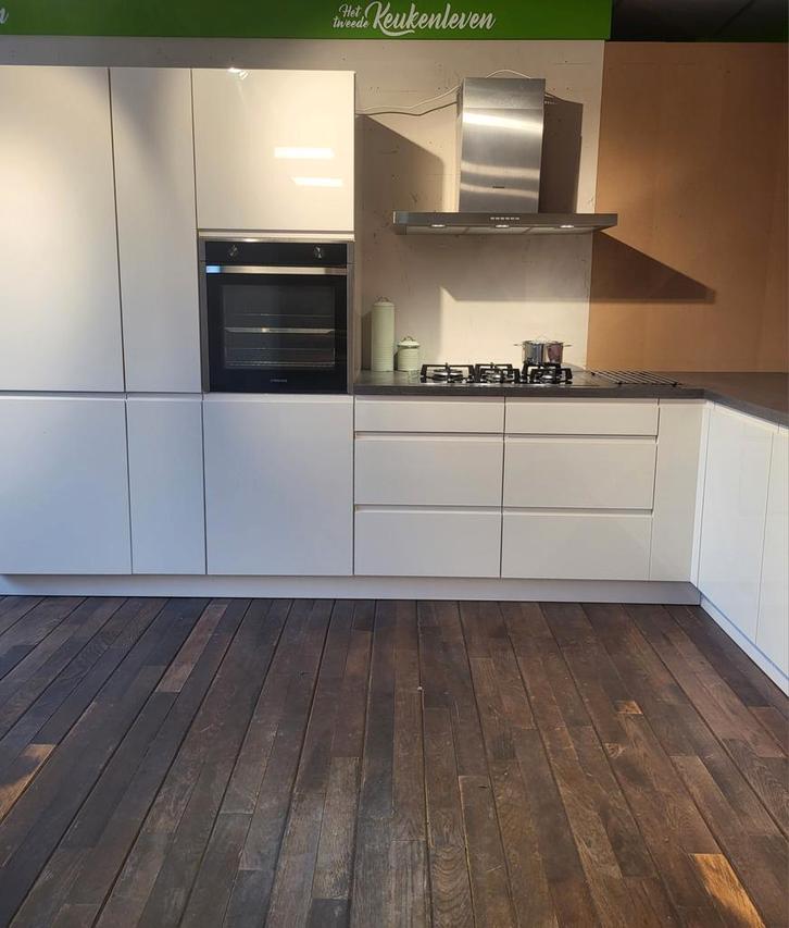 Een super mooie NOLTE keuken/greeploos/gelakt/apothekerskast, Huis en Inrichting, Keuken | Complete keukens, Gebruikt, Hoekkeuken