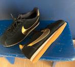 Gymp Sneaker zwart suede met goud detail 39 unisex. Nieuw!, Kleding | Heren, Ophalen of Verzenden, Nieuw, Zwart