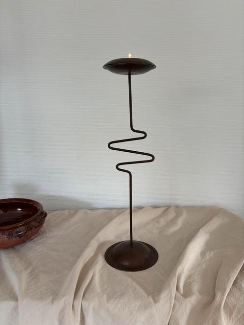 Vintage bruin metalen zigzag kandelaar h42cm, Huis en Inrichting, Woonaccessoires | Kandelaars en Kaarsen, Zo goed als nieuw, Kandelaar