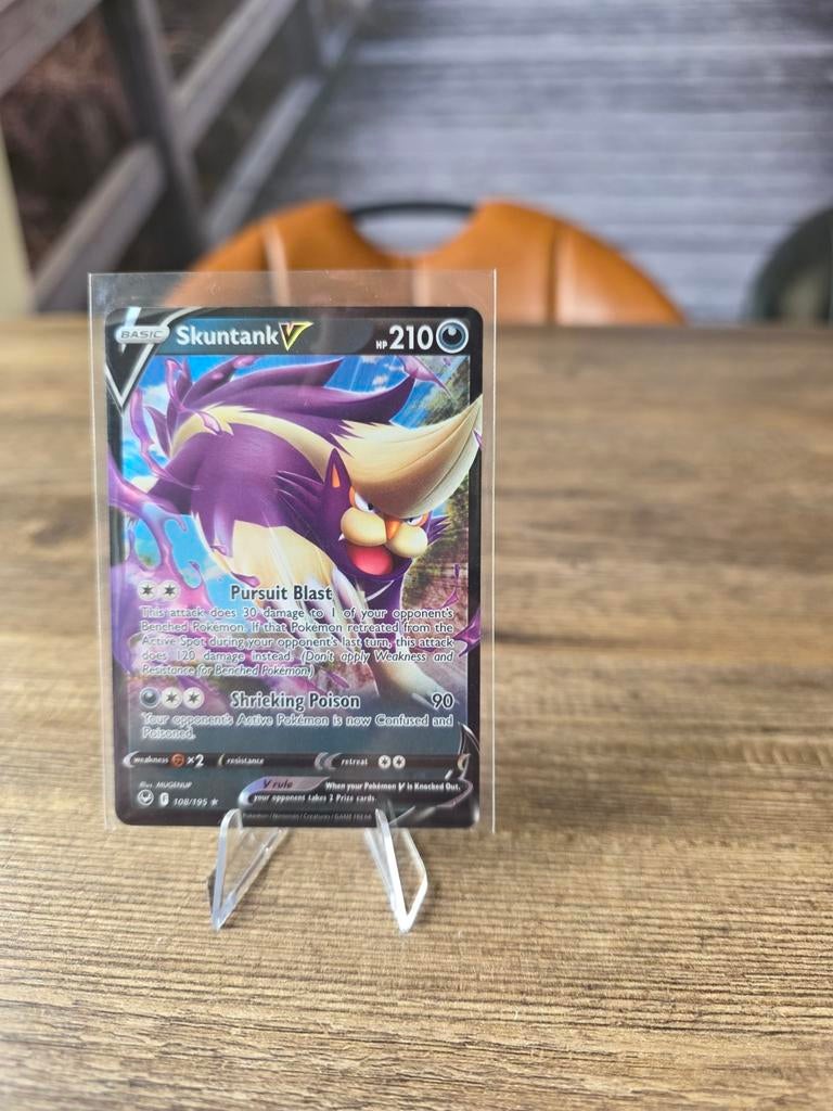 Skuntank V - Pokémon Kaart, Ophalen of Verzenden