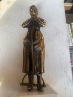 Bronzen beeld van een boerin met hark, Ophalen of Verzenden