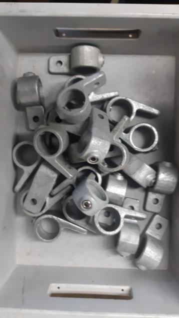 Bevestigingslip enkel voor buis van 33,7mm 25 stuks beschikbaar voor biedingen
