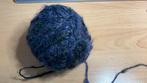 Brei garen, blauw / paars metallic boucle, Hobby en Vrije tijd, Breien en Haken, Ophalen, Gebruikt, Breien of Haken, Wol of Garen