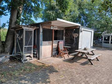 Garagebox en paarden stal en maïs schuurtje GRATIS  beschikbaar voor biedingen