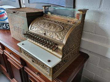 Antieke bronzen kassa national uit 1906 beschikbaar voor biedingen
