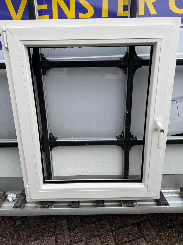 Kunststof draai-kiep raam RAL 9001 - 883x1055 mm, Doe-het-zelf en Verbouw, Deuren en Horren, Nieuw, Overige typen, Minder dan 200 cm