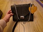 een leuke tas met slangenprint, Sieraden, Tassen en Uiterlijk, Tassen | Damestassen, Ophalen of Verzenden, Zo goed als nieuw, Zwart