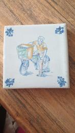 Oud Hollandse wandtegel bezorger op fiets, Ophalen of Verzenden, Zo goed als nieuw