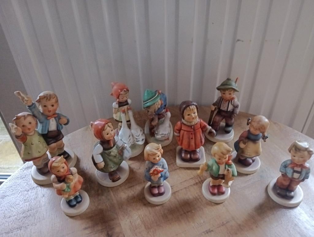 11 verschillende hummels, Ophalen of Verzenden, Zo goed als nieuw, Hummel