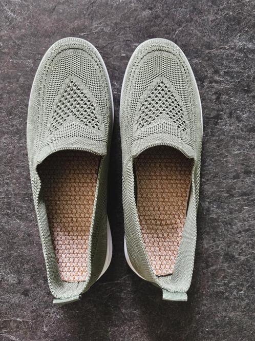 NIEUW Dames Schoen maat 38 Olijfgroen, Kleding | Dames, Schoenen, Nieuw, Sneakers of Gympen, Groen, Ophalen