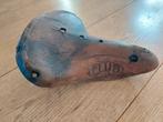 Vintage leren fietszadel - Club 26A, Fietsen en Brommers, Fietsonderdelen, Gebruikt, Oldtimer, Ophalen of Verzenden, Zadel