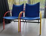 paar vintage retro stoelen primaire kleuren geel rood blauw, Huis en Inrichting, Stoelen, Blauw, Twee, Metaal, Ophalen