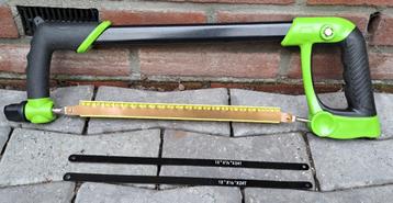 te koop grote ijzerzaag met 3 zaagjes voor boom ,ijzer, hout beschikbaar voor biedingen