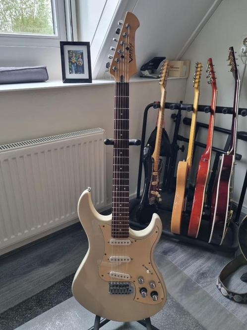 Yamaha LINE 6 Variax standaard gitaar, Muziek en Instrumenten, Snaarinstrumenten | Gitaren | Elektrisch, Zo goed als nieuw, Solid body