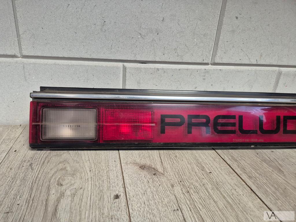 Honda Prelude achterlicht balk middelste deel Bassie&adriaan, Honda, Gebruikt, -, -