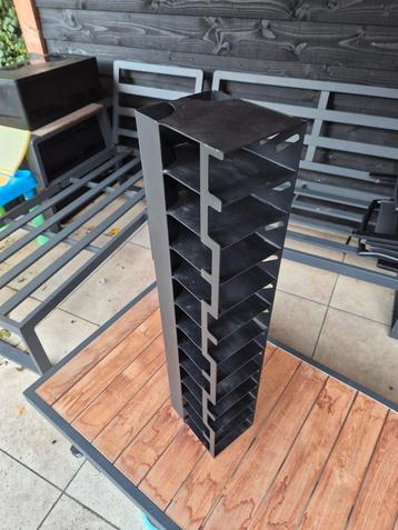 Opslag rek mini pc's beschikbaar voor biedingen