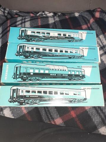 TE KOOP MARKLIN RIJTUIGEN,  NUMMERS 4087,4088,4059,4090 beschikbaar voor biedingen