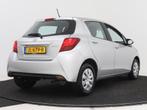 Toyota Yaris 1.0 VVT-i Aspiration (bj 2016), Auto's, Voorwielaandrijving, Gebruikt, Met garantie (alle), 730 kg