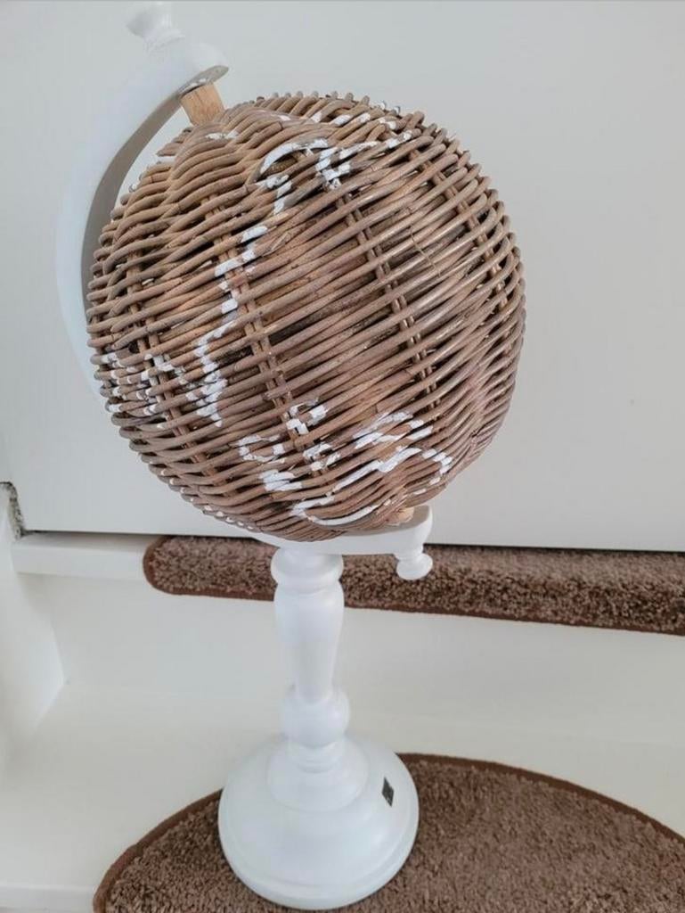 Riviera maison rattan globe, Huis en Inrichting, Woonaccessoires | Wereldbollen, Ophalen of Verzenden