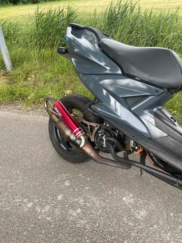 Yamaha aerox beschikbaar voor biedingen