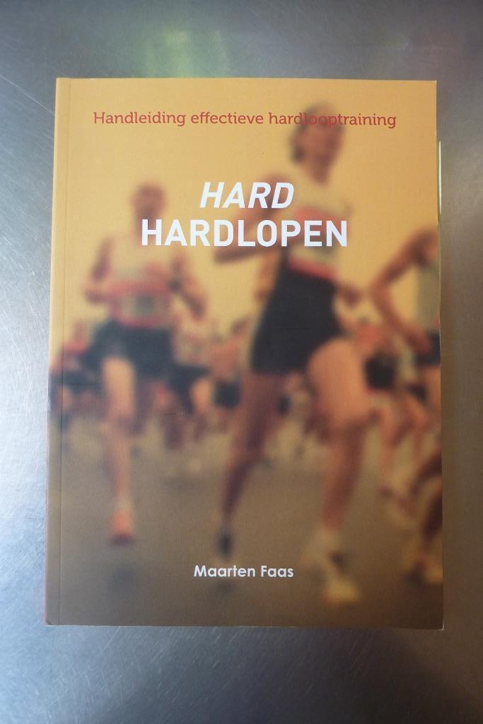 Hard Hardlopen - Maarten Faas, Boeken, Sportboeken, Zo goed als nieuw, Lopen en Fietsen, Ophalen of Verzenden