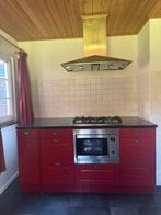 Gedemonteerde complete rode keuken, Huis en Inrichting, Keuken | Complete keukens, Ophalen, Zo goed als nieuw, Graniet of Steen