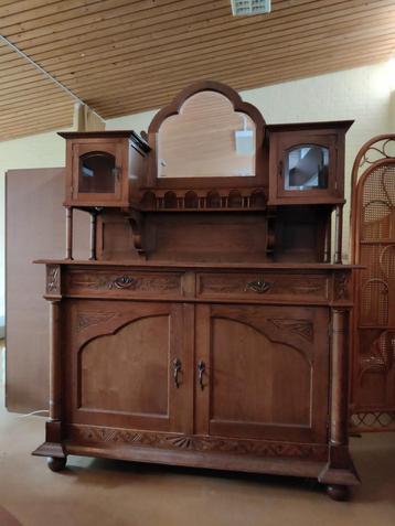 Massief eiken jugendstil kast beschikbaar voor biedingen